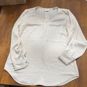 ‼️Cabi Women's Cream V-Neck Blouse